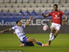 Evolúcia Chida Obiho v Manchestri United: Ako sa mladý útočník vyrovnáva s nedostatkom minút v prvom tíme, prečo naňho niektorí zamestnanci majú mizerný pohľad a prečo si zaslúži „poďakovanie“ za svoj postup Chido Obi vtrhol na scénu ako najnovšia superhviezda Manchestru United, ale teraz bojuje niekoľko minút v prvom tíme.