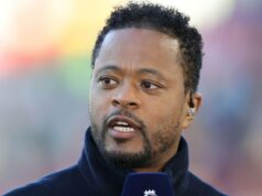 Evra hovorí, že odborník z Arsenalu by nemal byť v televízii po komentároch Man Utd Evra hovorí, že odborník z Arsenalu by nemal byť v televízii po komentároch Man Utd