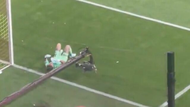 Ex-Man City hviezda Ederson zasiahnutý raketou a udrel kameru v hneve
