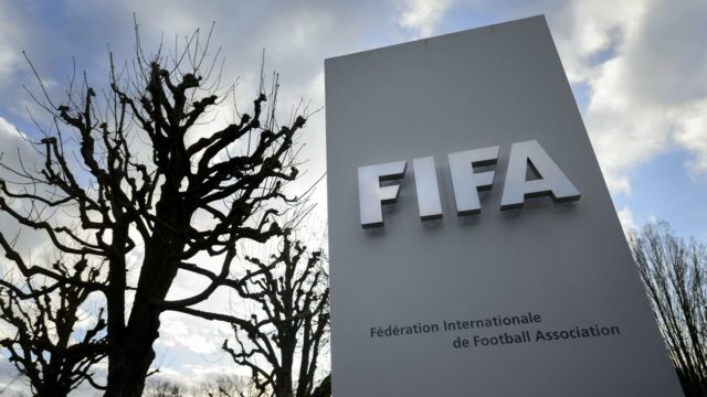 FIFA zvyšuje ceny vstupeniek na finále majstrovstiev sveta počas opätovného FIFA zvyšuje ceny vstupeniek na finále majstrovstiev sveta počas opätovného otvorenia predaja, ktorý bol narušený chybami