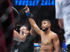 Fakty pred podujatím UFC Fight Night 274: Youssef Zalal naháňa rekord Charlesa Oliveiru 4. októbra 2025; Las Vegas, Nevada, SPOJENÉ ŠTÁTY; Youssef Zalal (modré rukavice) reaguje po zápase proti Joshovi Emmettovi (červené rukavice) počas UFC 320 v T-Mobile Arene. Povinný kredit: Stephen R. Sylvanie-Imagn Images