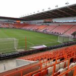 Fanúšik Blackpoolu zomrel po prerušení zápasu League One na 30 minút | Futbal | Šport