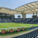 Porto Portugalsko - 06.05.2023: Vnútorný pohľad na Dragon Stadium alebo Estadio do Dragão alebo Dragon Arena, celomiestny futbalový štadión v Porte, Portugalsko