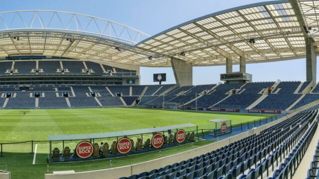 Porto Portugalsko - 06.05.2023: Vnútorný pohľad na Dragon Stadium alebo Estadio do Dragão alebo Dragon Arena, celomiestny futbalový štadión v Porte, Portugalsko