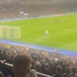 Priaznivci Chelsea spievajú o Liamovi Roseniorovi