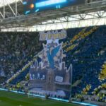 Fanúšikovia Liverpoolu sa vysmievajú „vynútenému“ derby v Evertone tifo a myslia si, že si všimli chybu