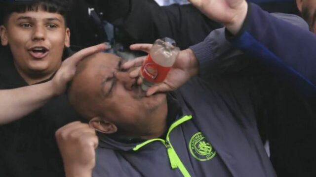 Kamerou zachytili fanúšika, ktorý sa vysmieval Arsenalu