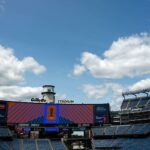 Fanúšikovia odchádzajú zo stanice Foxboro pred nedávnym priateľským zápasom medzi Brazíliou a Francúzskom