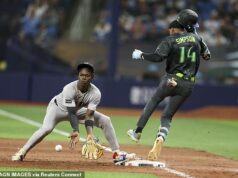 Fanúšikovia Yankees odsudzujú „hráča s najnižším IQ v lige“, pretože ohromujúca chyba spôsobila desiatu prehru v zmene Ľavý hráč z Tampy Bay Rays Chandler Simpson (14) v desiatej smene na Tropicana Field prekonal druhého hráča New York Yankees Jazza Chisholma Jr. (13).