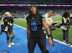 Fanúšikovia ripujú NFL skvele na získanie masívneho tetovania Sonic the Hedgehog na jeho krku Fanúšikovia NFL si obľúbili hviezdu Detroit Lions Jahmyra Gibbsa pre jeho nové tetovanie na chrbte