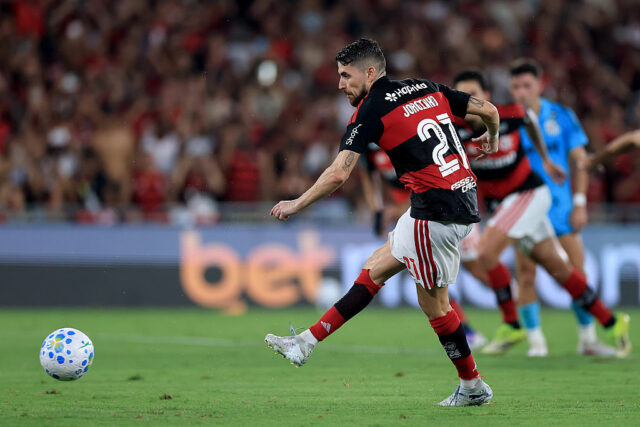 📹 Flamengo bojuje, aby porazilo Santos, stále blízko Z-4; sledujte Download app from appStore