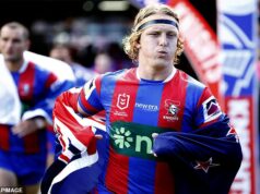 Footy star, o ktorom prezrádza, že sa ľúbi s dcérou jednej z najväčších legiend svojho tímu – a robí zahanbujúce priznanie o svojom otcovi Phoenix Crossland (na obrázku) prezradil, ako sa vyvinul jeho vzťah s otcom jeho priateľky Billym Pedenom