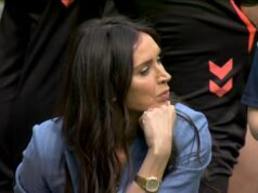 Frankovi Lampardovi fandí manželka Christine, keď Coventry oslavuje zisk majstrovského titulu vo veľkom štýle Frankovi Lampardovi fandí manželka Christine, keď Coventry oslavuje zisk majstrovského titulu vo veľkom štýle