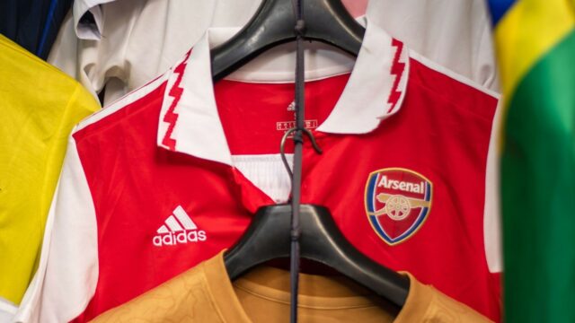 Futbal sa musí naučiť, ako riešiť problém so súpravou
