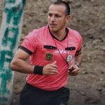 Obeť bola identifikovaná ako 48-ročný Javier Ortega, pričom k útoku došlo pred desiatkami ľudí, ktorí sledovali zápas v ekvádorskej pobrežnej provincii El Oro.