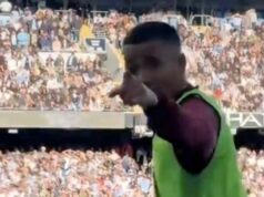 Gabriel Jesus reaguje na fanúšika Man City, ktorý ho počas súboja Arsenalu nazýva ‚Judas‘ Gabriel Jesus nahnevane reaguje na fanúšika Man City počas jeho rozcvičky