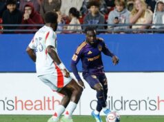 Galaxia pokračuje v zlepšovaní ciest vs. posádka Galaxia pokračuje v zlepšovaní ciest vs. posádka