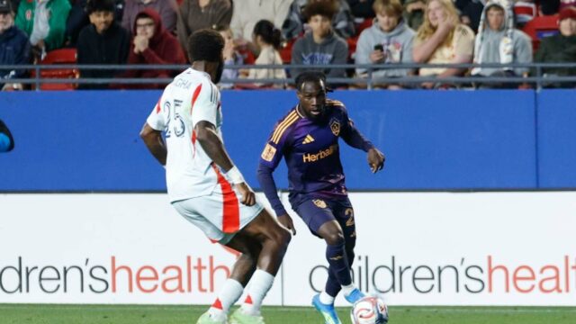 Galaxia pokračuje v zlepšovaní ciest vs. posádka
