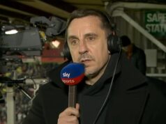 Gary Neville menuje VEĽMI odlišných päť najlepších stredopoliarov Premier League od „zaujatého“ Jamieho Carraghera Gary Neville si v pondelok večer vybral svojich päť najlepších stredopoliarov histórie Premier League