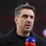 Gary Neville odsúdil dve rozhodnutia Mikela Artetu z porážky Arsenalu s Man City – „obrovsky brzdené“