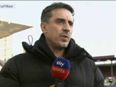 Gary Neville vyčíta majiteľom Chelsea, pretože stratégia BlueCo bola zničená po vyhodení Liama Roseniora Hovorí Gary Neville