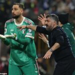 Brankár Manchestru City a Talianska Gianluigi Donnarumma (vľavo) prehovoril po tom, čo sa jeho tímu opäť nepodarilo kvalifikovať na majstrovstvá sveta.