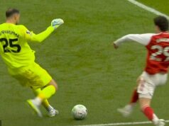 Gianluigi Donnarumma urobil strašnú chybu, keď daroval Arsenalu vyrovnávajúci gól v súboji o titul Premier League – ako bývalá hviezda Man City Micah Richards odpálil „KRIMINÁLNU“ chybu Gianluigi Donnarumma (vľavo) bol kritizovaný po chybe pri góle Arsenalu proti Manchestru City.