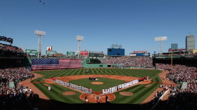 Guvernér Healey a starosta Wu hlasno vypískali fanúšikov pri otváraní Guvernér Healey a starosta Wu hlasno vypískali fanúšikov pri otváraní domov Red Sox