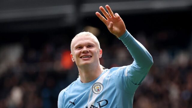 Erling Haaland z Manchestru City oslavuje