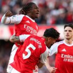 Eberechi Eze z Arsenalu oslavuje skórovanie proti Newcastlu United