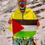 Horolezec vyliezol na Everest pre palestínske deti | Slučka