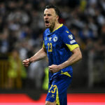 Hrdina celého národa! Zachráni táto bundesligová hviezda aj svoj klub?