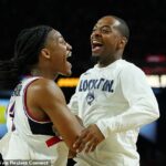 Connecticut Huskies mieria späť do národného šampionátu po tom, čo porazili Illinois