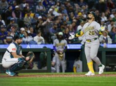 Hromadu domácich zápasov v polovici zápasu podnietilo stretnutie Athletics vs. Mariners MLB: Atletika v Seattle Mariners