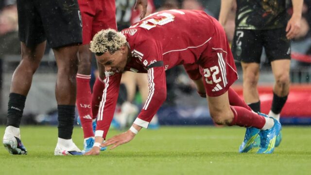 Hugo Ekitike utrpel vážne zranenie Achilla