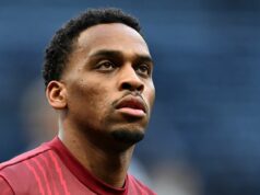 Hviezda Arsenalu Jurrien Timber vydala aktualizáciu zranenia, keďže Mikel Arteta sa potil na obrancovi Jurrien Timber