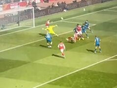 Hviezda Arsenalu Viktor Gyokeres sa bizarne ospravedlňuje o ich vlastnom štadióne za jeho veľkú chybu pri prekvapivej porážke, ktorá ich môže stáť boj o titul v Premier League. Útočník Arsenalu Viktor Gyokeres túto šancu – a potom ešte dve – premárnil v záverečnej fáze proti Bournemouthu