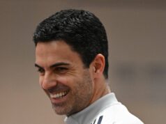 Hviezda Arsenalu sa nečakane vracia do tréningu vo veľkých pretekoch o titul LONDÝN COLNEY, ANGLICKO - 3. apríla: Manažér Arsenalu Mikel Arteta počas tréningu Arsenal Women v Sobha Realty Training Center 3. apríla 2026 v London Colney, Anglicko. (Foto David Price/Arsenal FC cez Getty Images)