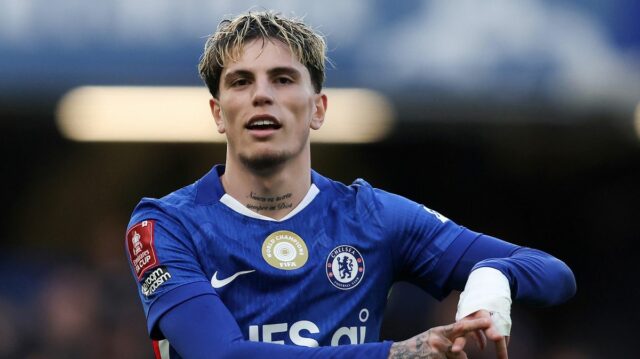 Hviezda Chelsea Alejandro Garnacho v úprimnej odpovedi priznáva ľútosť nad Alejandro Garnacho z Chelsea oslavuje