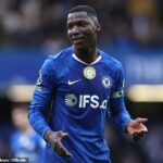 Moises Caicedo je pripravený znovu potvrdiť svoj záväzok voči Chelsea podpisom novej zmluvy