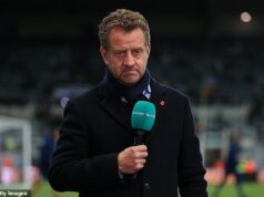 Hviezda ITV odhaľuje jediné slovo, ktoré by sa NIKDY nemalo povedať naživo, keď naráža na kolegov: „Robte oveľa lepšie“ Mark Pougatch je presvedčený, že slovo „katastrofa“ by sa nemalo používať vo futbalových prenosoch