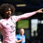 Hviezda Leicestru exploduje na rozhodcu a publikum ako v zápase majstrovstiev | Futbal | Šport