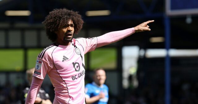 Hviezda Leicestru exploduje na rozhodcu a publikum ako v zápase majstrovstiev | Futbal | Šport
