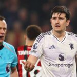 BOURNEMOUTH, ANGLICKO - 20. marca: Harry Maguire z Manchestru United reaguje na rozhodcu Stuarta Attwella po tom, čo dostal červenú kartu počas zápasu Premier League medzi Bournemouthom a Manchestrom United na Vitality Stadium 20. marca 2026 v anglickom Bournemouthe. (Foto: Warren Little/Getty Images)