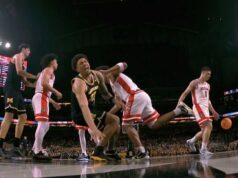 Hviezda Michiganu Yaxel Lendeborg opúšťa súboj Final Four s Arizonou po chorom zranení členka Yaxel Lendeborg z Michiganu odišiel z Final Four v bolestiach po prejazde jazdným pruhom proti Arizone.