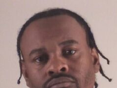 Hviezda NFL, z ktorej sa stal tréner UFL Ted Ginn Jr. zatknutý na základe obvinenia z pod vplyvom alkoholu deň pred zápasom… a jeho 41. narodeniny Ted Ginn Jr., bývalý výber v prvom kole Miami Dolphins, bol zatknutý v sobotu popoludní v Tarrant County v Texase a neskôr prepustený na kauciu 1 000 dolárov.