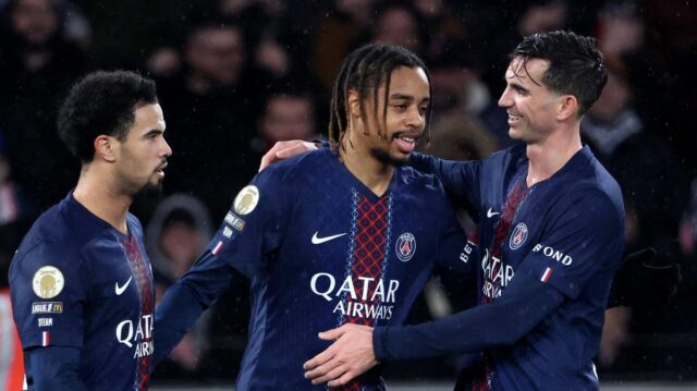 Hviezda PSG „odmieta“ hrať proti Liverpoolu, keďže zápas Ligy majstrov LONDÝN, ANGLICKO - 17. marca: Luis Enrique, hlavný tréner Paríža Saint-Germain, hovorí pre médiá na pozápasovej tlačovej konferencii po víťazstve tímu v zápase osemfinále 26. kola UEFA Ligy majstrov 2025/26 medzi Chelsea FC a Paris Saint-Germain FC na Stamford Bridge 17. marca 2026 v Londýne, Anglicko. (Foto: Eddie Keogh – UEFA/UEFA cez Getty Images)