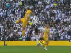 Hviezda Premier League plače, keď ho zlé zranenie prinútilo odísť z Tottenhamu proti Brightonu Hviezda Brightonu Diego Gomez opustil ihrisko v slzách