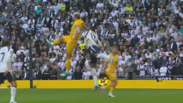 Hviezda Brightonu Diego Gomez opustil ihrisko v slzách