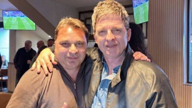 Noel Gallagher a Giorgi Kinkladze.